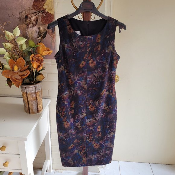 SOLD - Freda's Dark Floral Print Dress US 6 - Picture 5 of 9